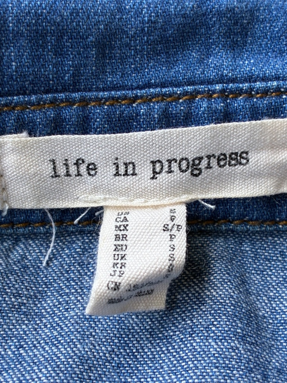 Life in Progress Denim Chambray Crop Short Sleeve Button Front w Hidden Placket - Picture 3 of 7